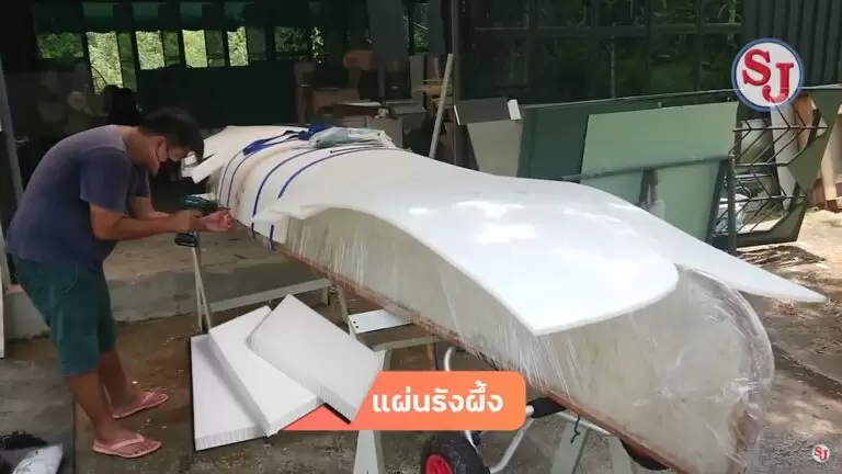 วิธีสร้างเรือแคนูง่ายๆ ด้วยแผ่นรังผึ้ง 5 วิธีสร้างเรือแคนูง่ายๆ ด้วยแผ่นรังผึ้ง